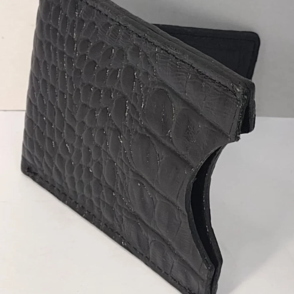 Brighton Black Textured Card Holder pre owned Exellent condition